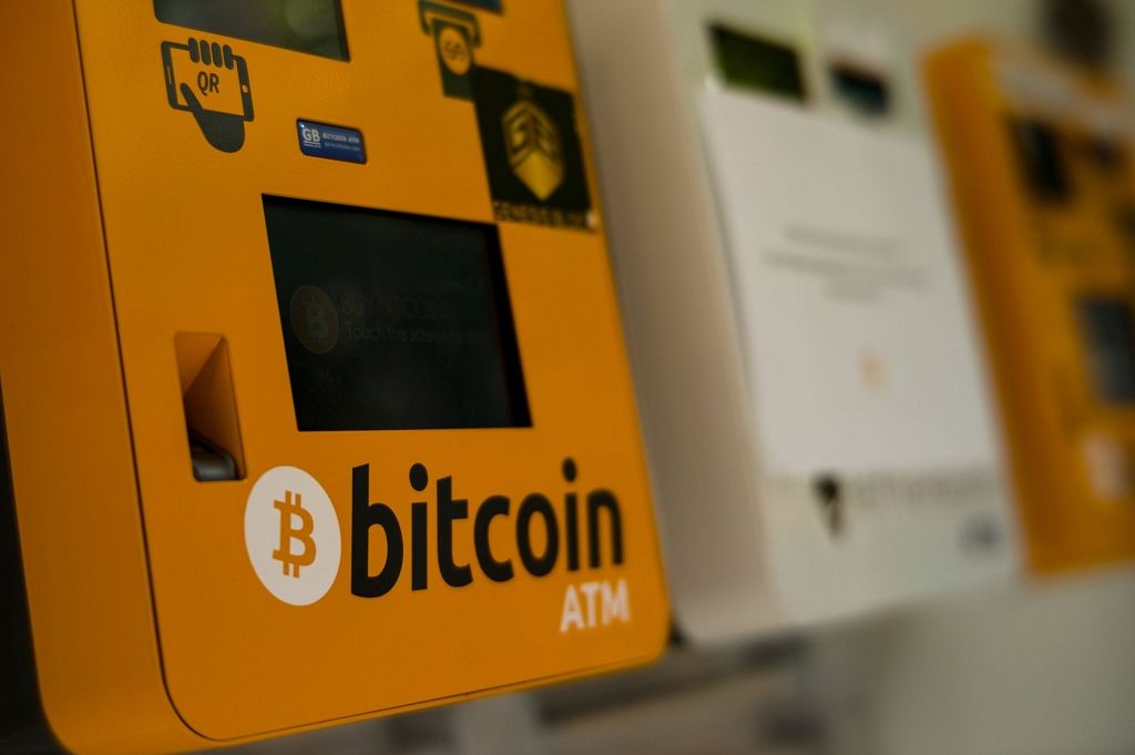 Akciju brokeris pieņem bitcoin