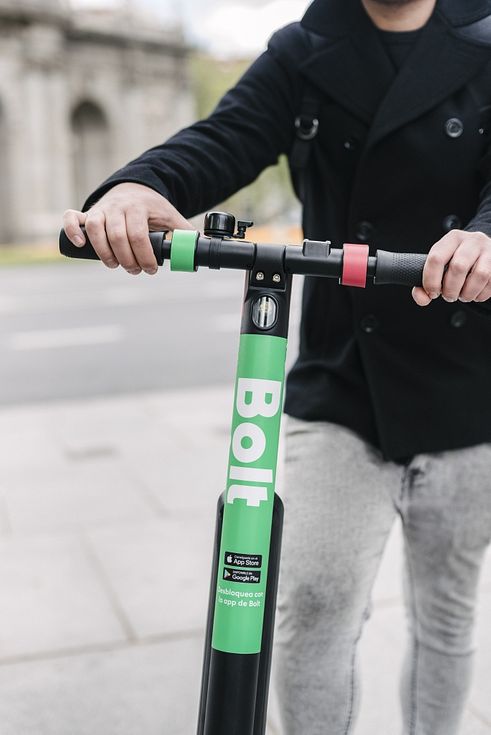 Bolt Paplasina Elektrisko Skuteru Servisa Piedavajumu Dienas Bizness